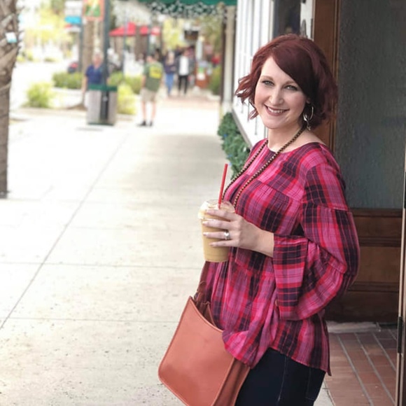 Meet your Posher, Christina - Picture 2 of 2